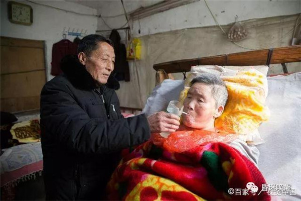 患者故事|兒子意外死亡，妻子承受不了打擊變植物人，10年后男子用愛喚醒